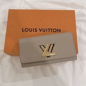 Authentic Louis Vuitton wallet!!!